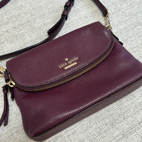 Kate Spade pebbled crossbody bag with adjustable strap-Bordeaux - Picture 2 of 8